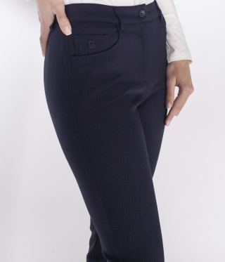 Панталон тъмносин, с дискретно райе, полар отвътре
