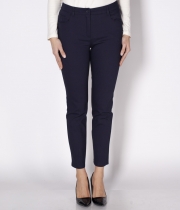 Панталон тъмносин, с дискретно райе, полар отвътре